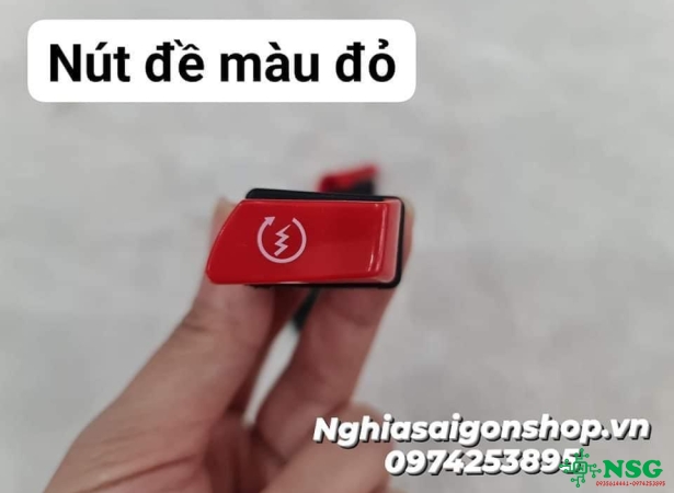 Nút đề xe máy màu đỏ 